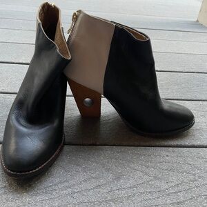 Gorgeous two-tone Nina Payne ankle booties size 39